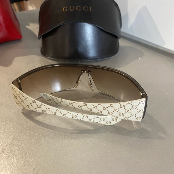 Gucci GG1824/S Guccisima-Arm Shield Sunglasses - Picture 4 of 4